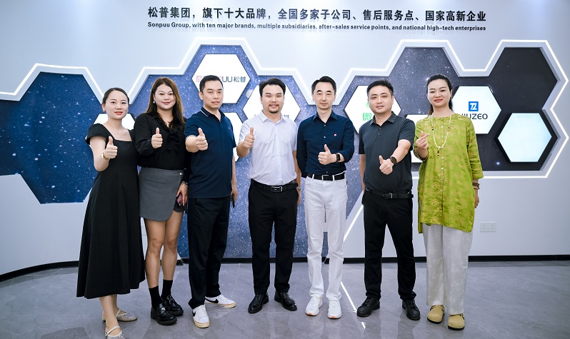 著名企業顧問劉潤走進松普智能，關注uv印刷設備如何借京東智谷”上樓進化“(圖5)